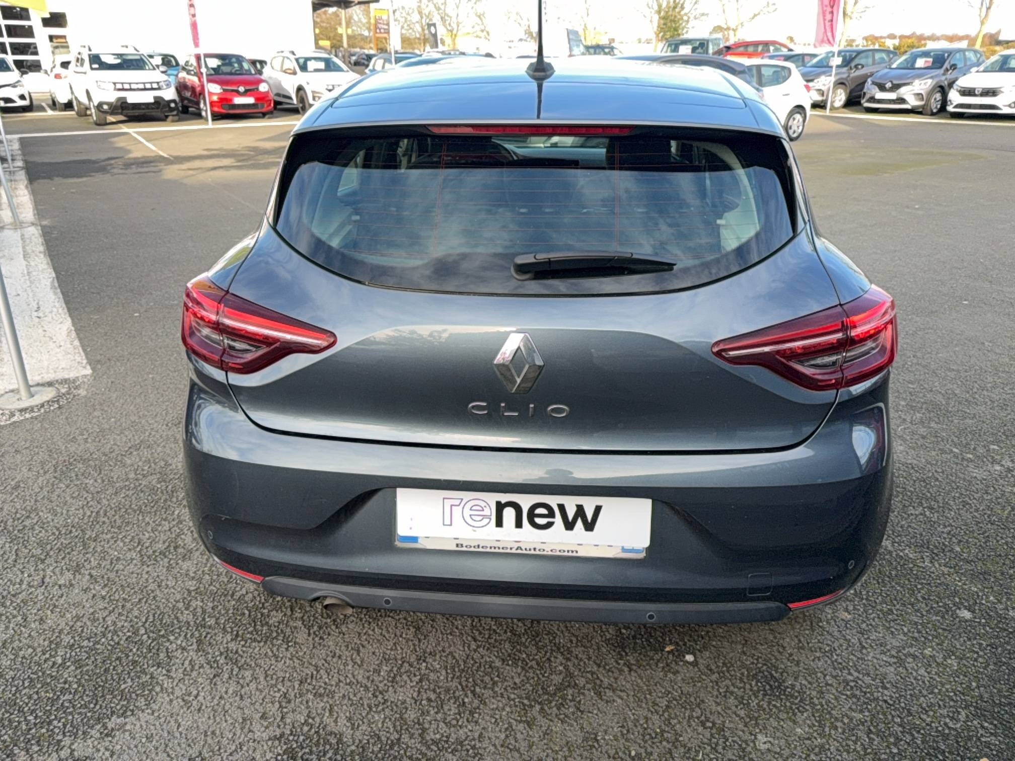 Vente en ligne Renault Clio 5 Clio TCe 90 - 21 au prix de 13 490 €