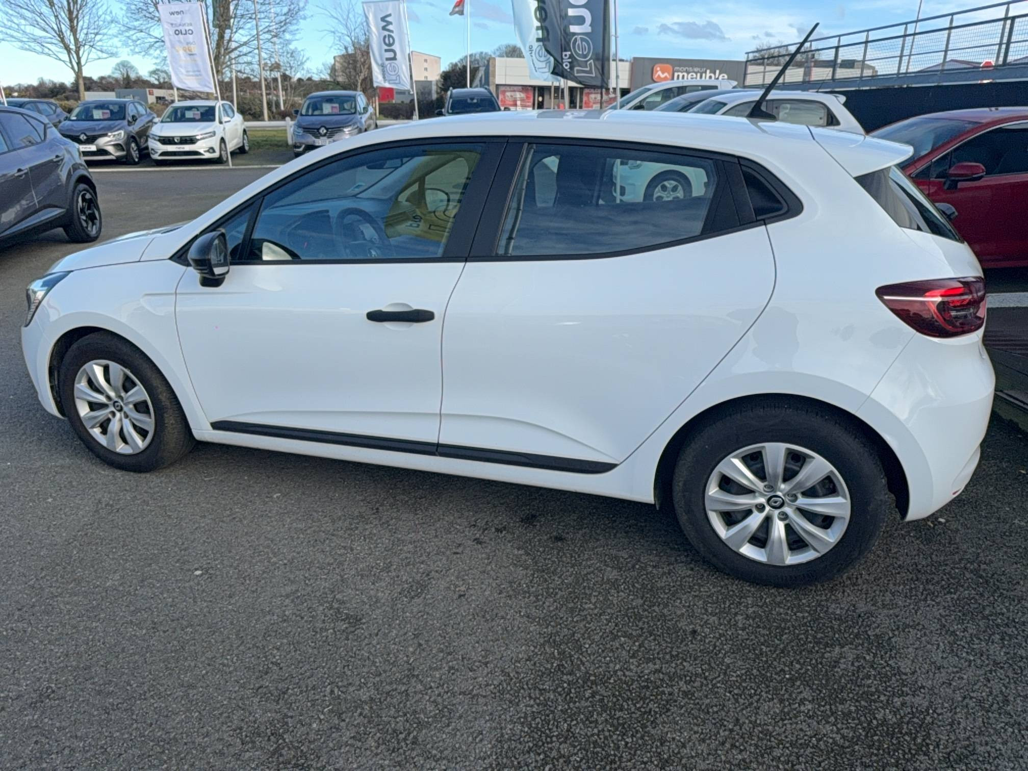 Vente en ligne Renault Clio 5 Clio SCe 65 au prix de 13 490 €