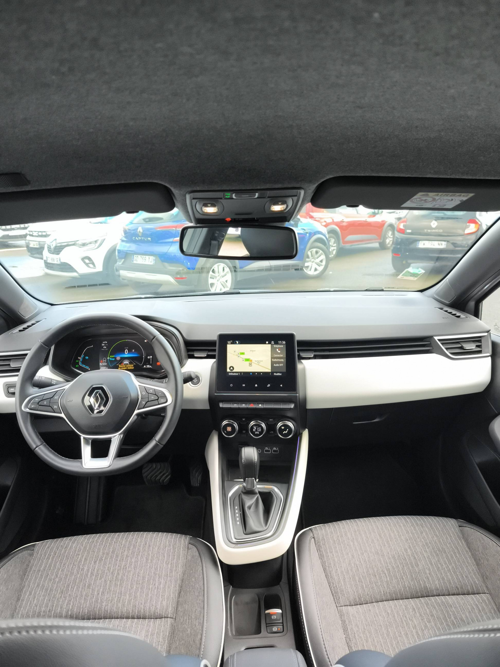 Vente en ligne Renault Clio 5 Clio E-Tech full hybrid 145 au prix de 18 490 €
