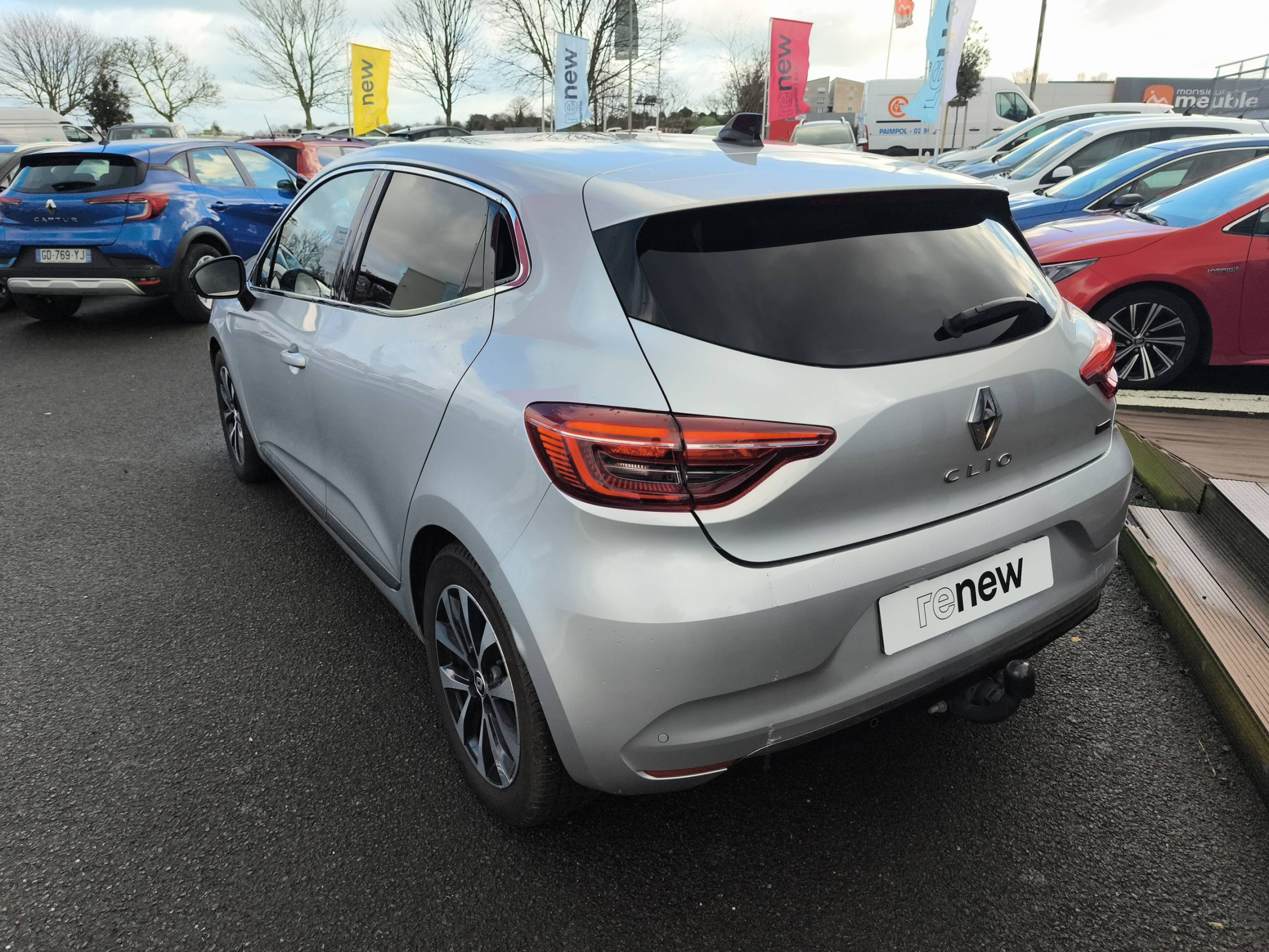 Vente en ligne Renault Clio 5 Clio E-Tech full hybrid 145 au prix de 18 490 €