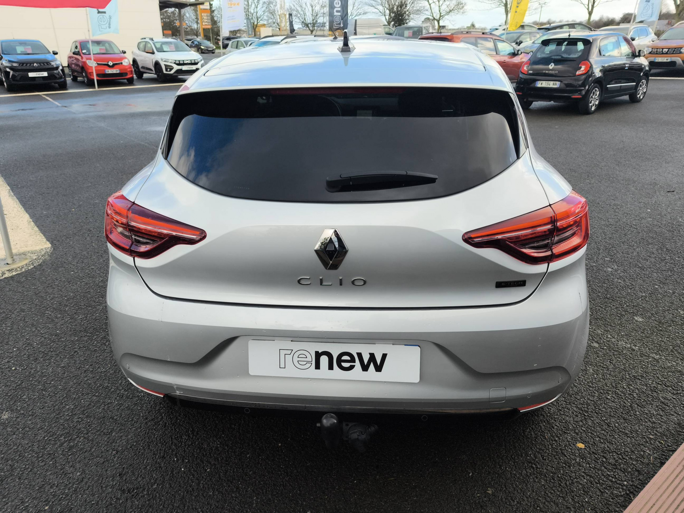 Vente en ligne Renault Clio 5 Clio E-Tech full hybrid 145 au prix de 18 490 €