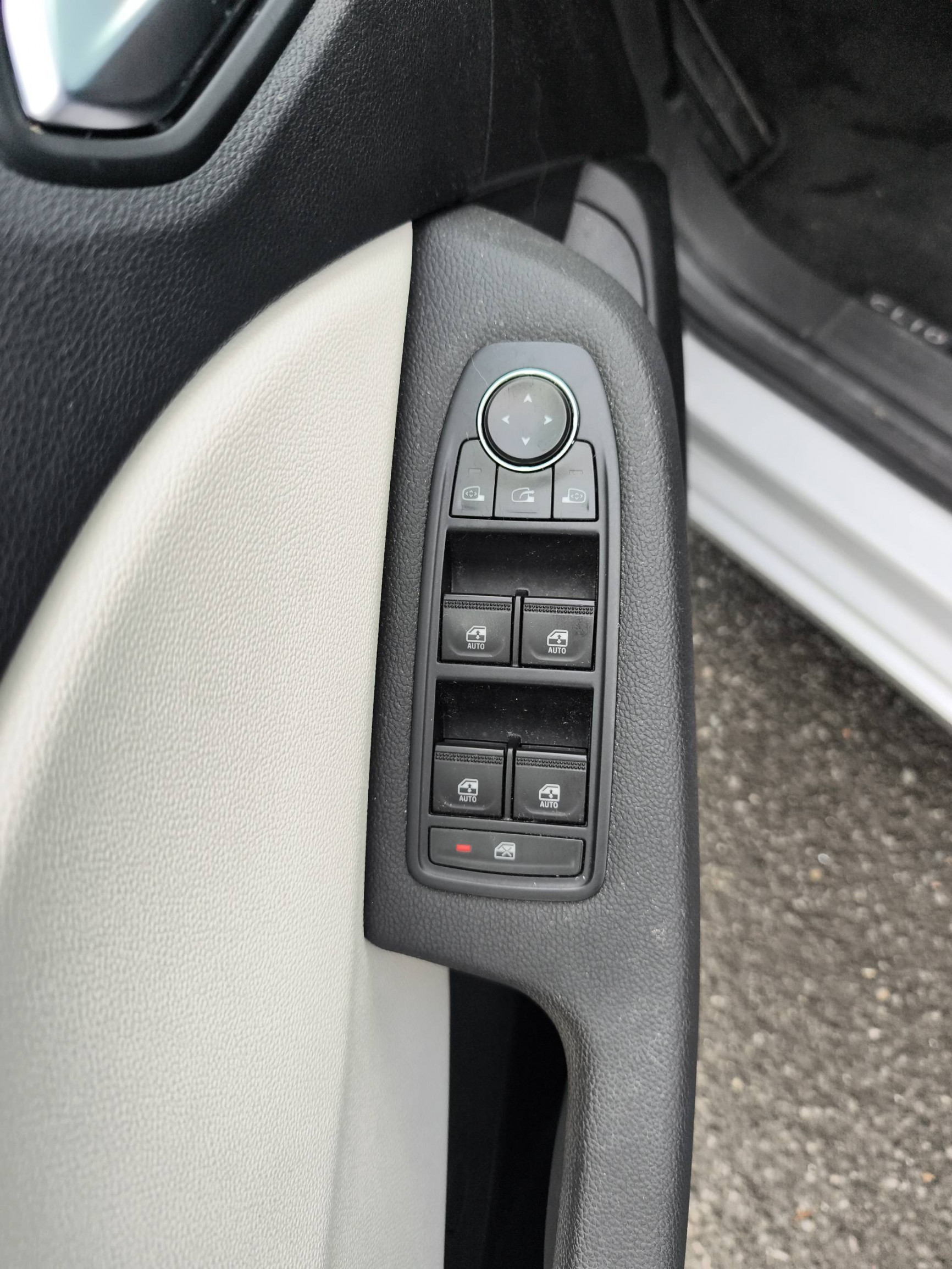 Vente en ligne Renault Clio 5 Clio E-Tech full hybrid 145 au prix de 18 490 €