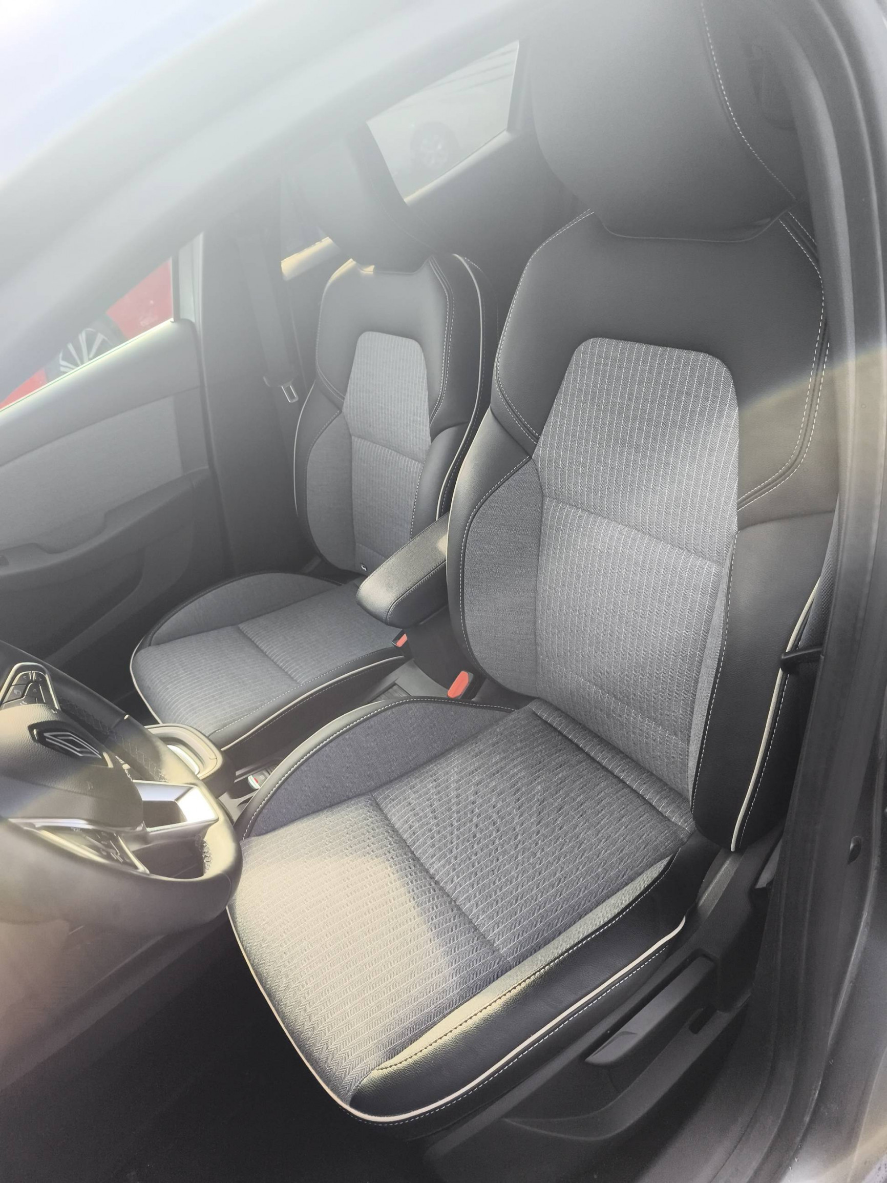 Vente en ligne Renault Clio 5 Clio E-Tech full hybrid 145 au prix de 19 290 €