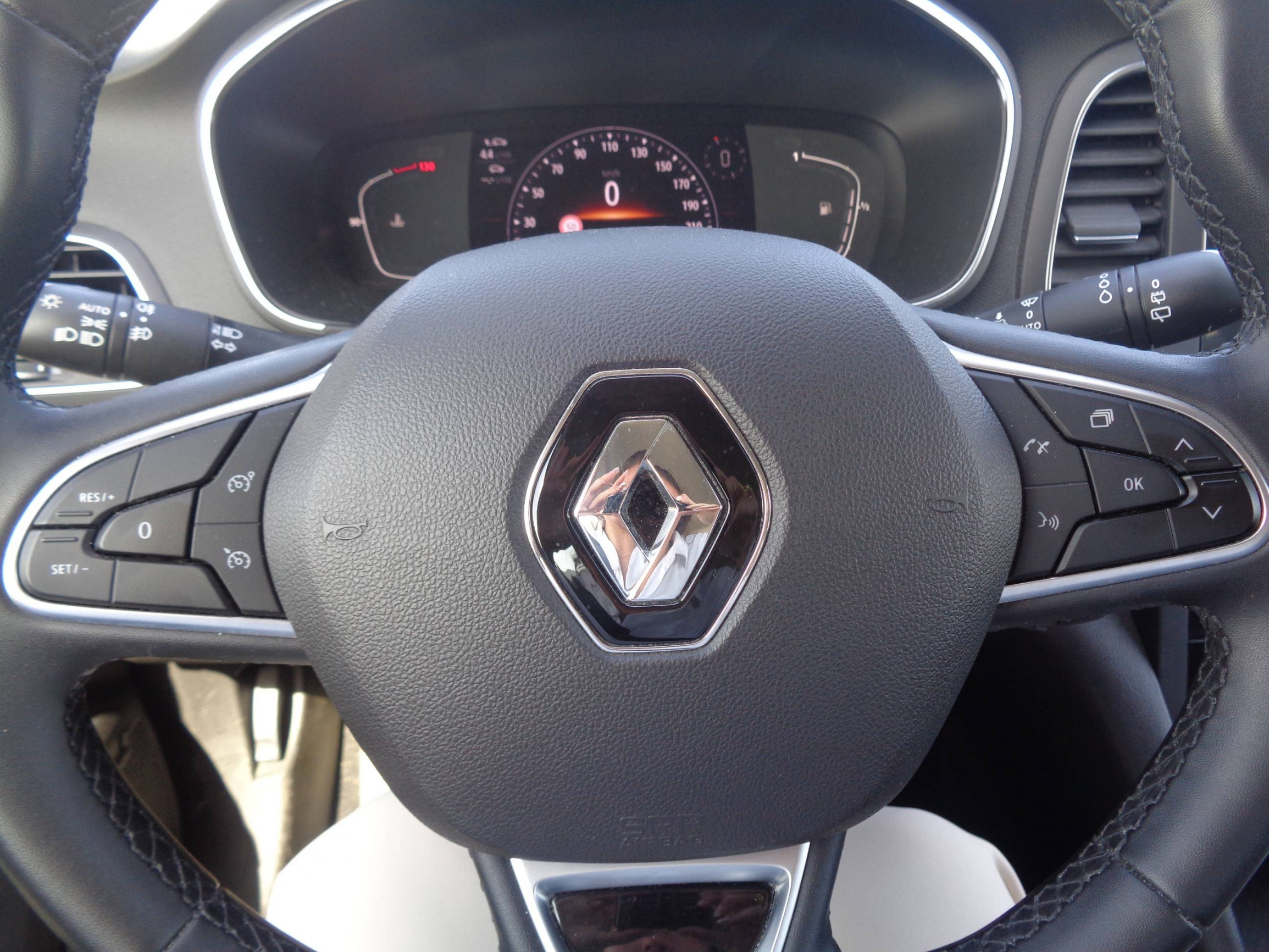 Vente en ligne Renault Megane 4 Mégane IV Berline Blue dCi 115 - 20 au prix de 14 190 €