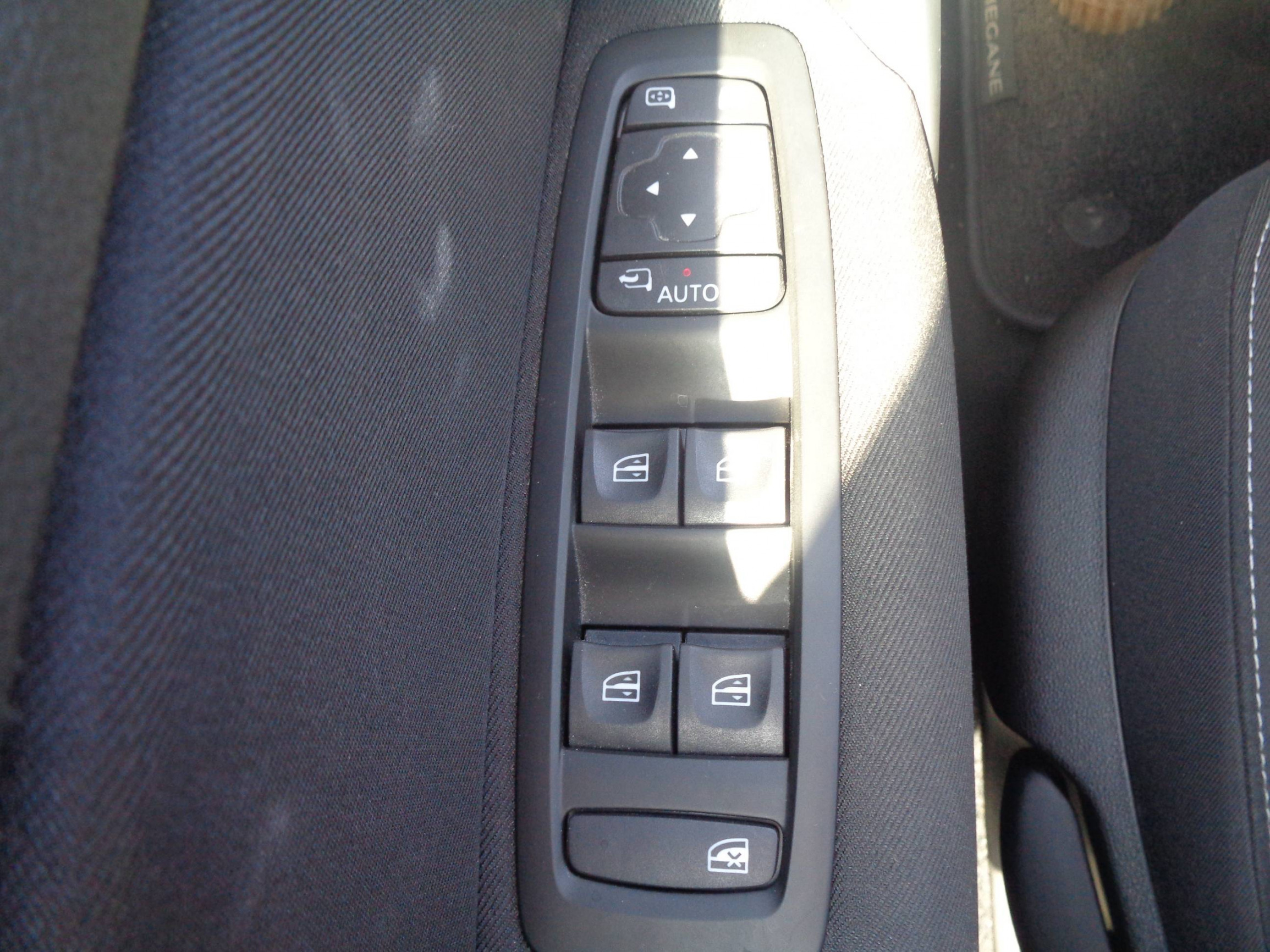 Vente en ligne Renault Megane 4 Mégane IV Berline Blue dCi 115 - 20 au prix de 14 190 €