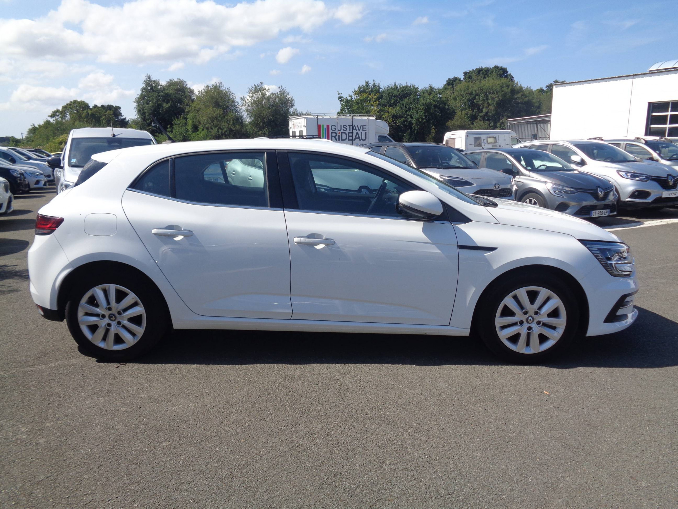 Vente en ligne Renault Megane 4 Mégane IV Berline Blue dCi 115 - 20 au prix de 14 190 €