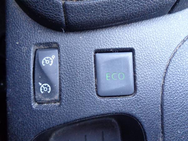 Vente en ligne Renault Clio 4 Clio TCe 90 E6C au prix de 11 990 €