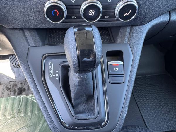 Vente en ligne Renault Kangoo Van E-Tech  FG TOLE L1 AC11 GSR2 au prix de 42 000 €