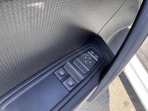 Vente en ligne Renault Kangoo Van E-Tech  FG TOLE L1 AC11 GSR2 au prix de 42 000 €