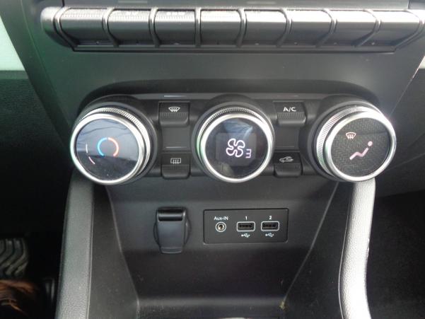 Vente en ligne Renault Clio 5 Clio E-Tech full hybrid 145 au prix de 18 990 €