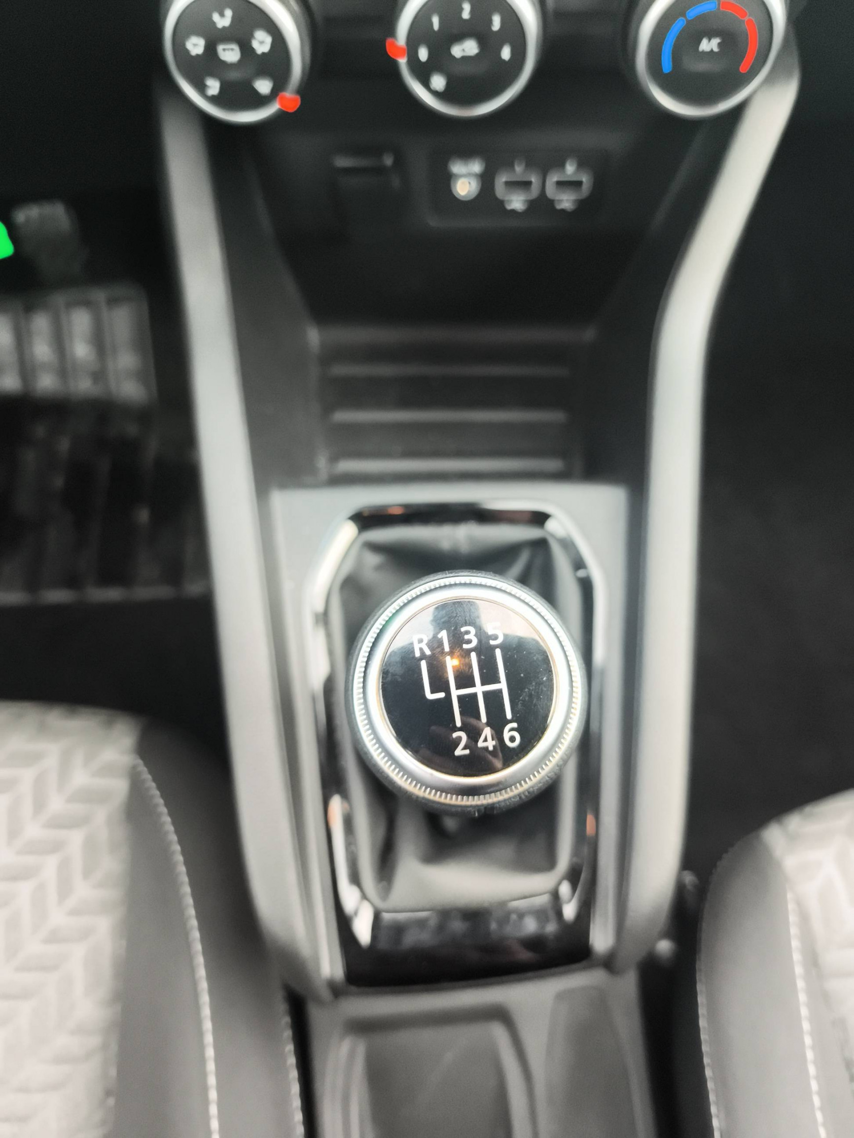 Vente en ligne Renault Clio 5 Clio TCe 100 GPL au prix de 13 990 €