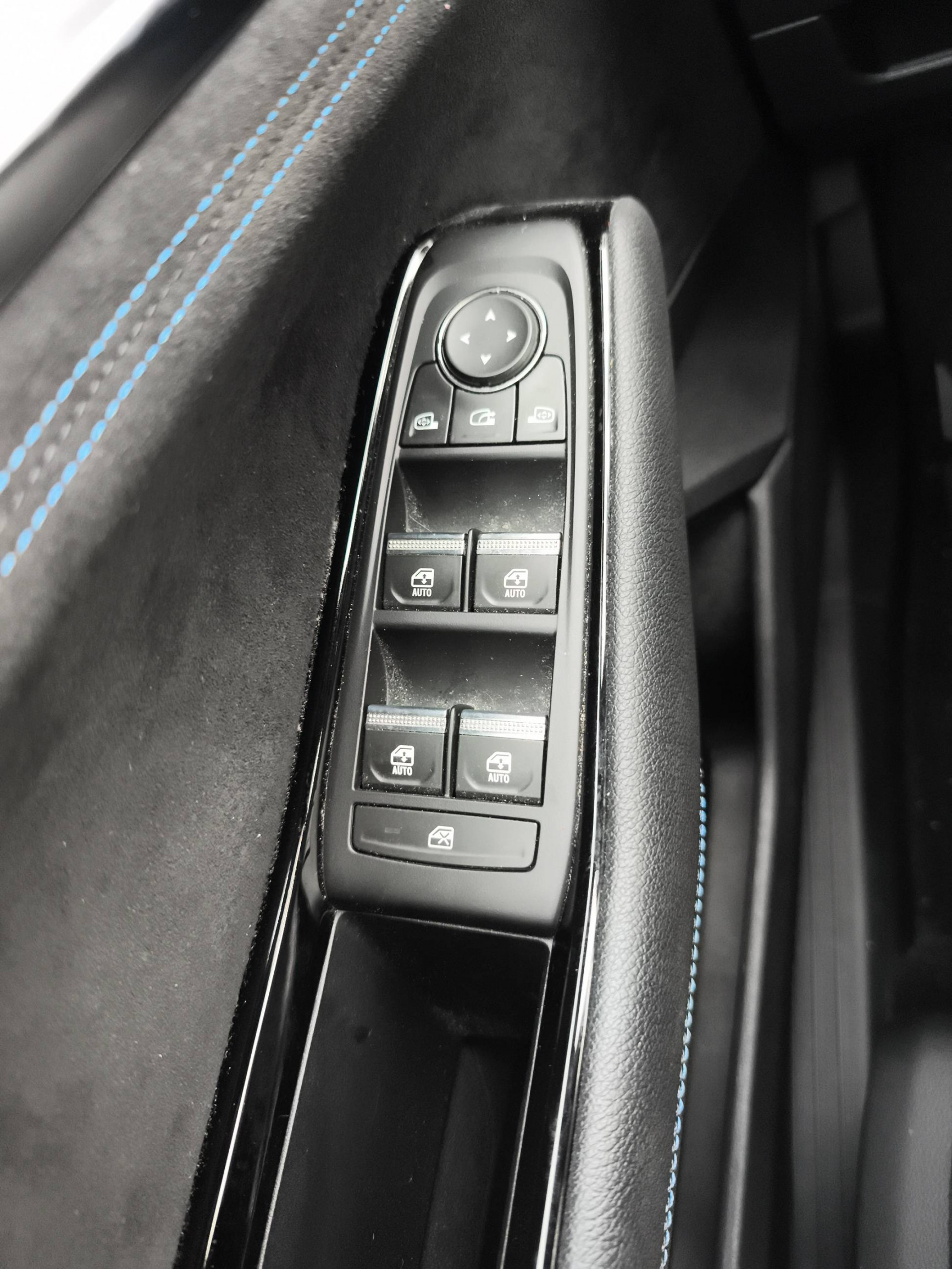 Vente en ligne Renault Austral  E-Tech hybrid 200 au prix de 32 990 €