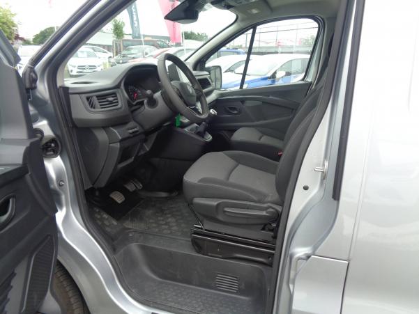 Vente en ligne Renault Trafic 3 Fourgon TRAFIC FGN L1H2 3T BLUE DCI 150 GSR2 au prix de 33 490 €