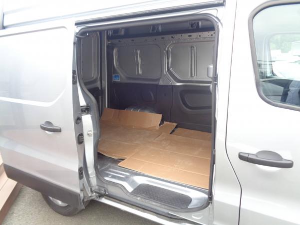 Vente en ligne Renault Trafic 3 Fourgon TRAFIC FGN L1H2 3T BLUE DCI 150 GSR2 au prix de 33 490 €