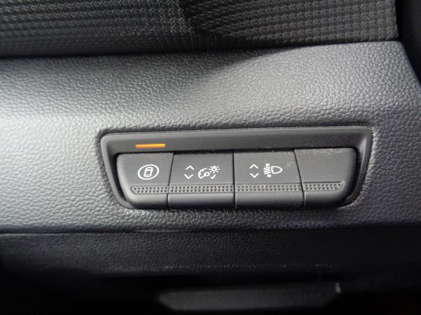 Vente en ligne Renault Trafic 3 Fourgon TRAFIC FGN L1H2 3T BLUE DCI 150 GSR2 au prix de 33 490 €