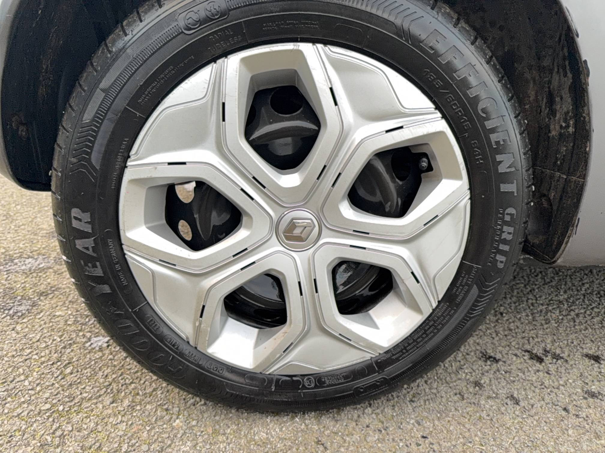 Vente en ligne Renault Twingo 3  SCe 65 - 20 au prix de 9 490 €