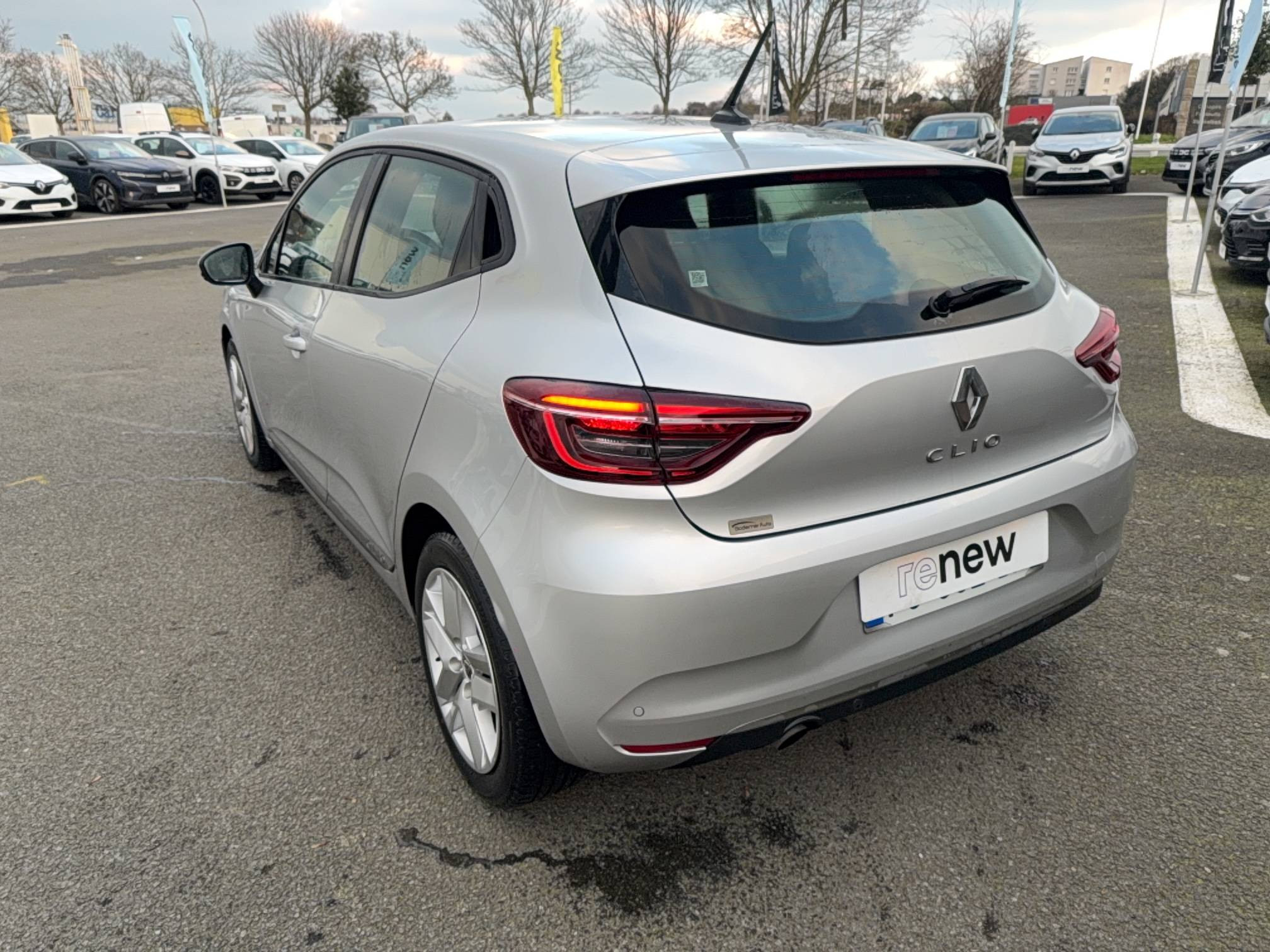 Vente en ligne Renault Clio 5 Clio Blue dCi 85 au prix de 12 490 €