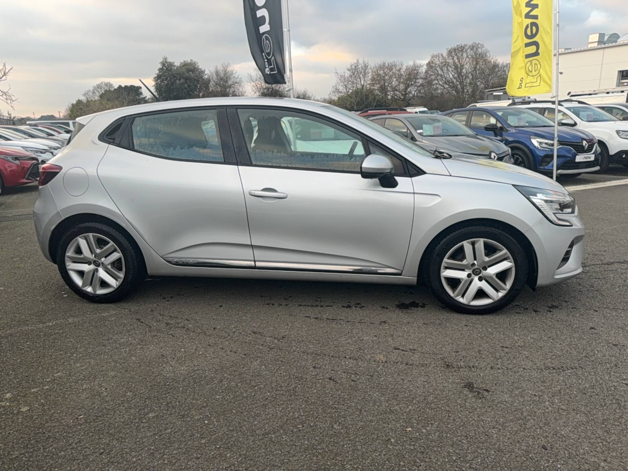 Vente en ligne Renault Clio 5 Clio Blue dCi 85 au prix de 12 490 €