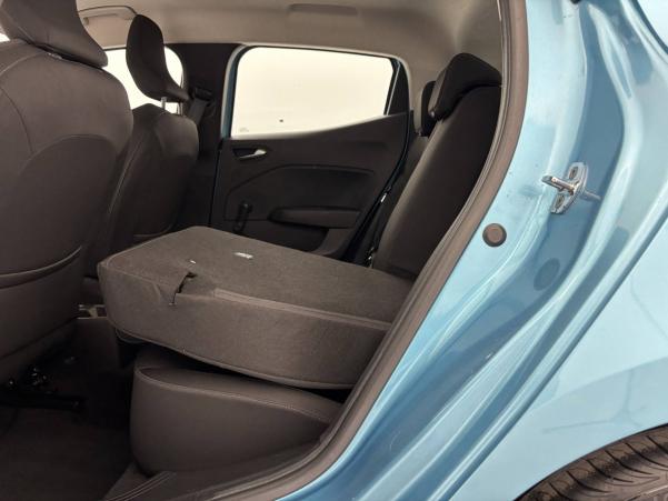Vente en ligne Renault Clio 5 Clio E-Tech 140 - 21N au prix de 16 890 €