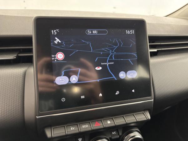 Vente en ligne Renault Clio 5 Clio E-Tech 140 - 21N au prix de 16 890 €