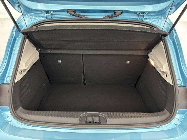 Vente en ligne Renault Clio 5 Clio E-Tech 140 - 21N au prix de 16 890 €