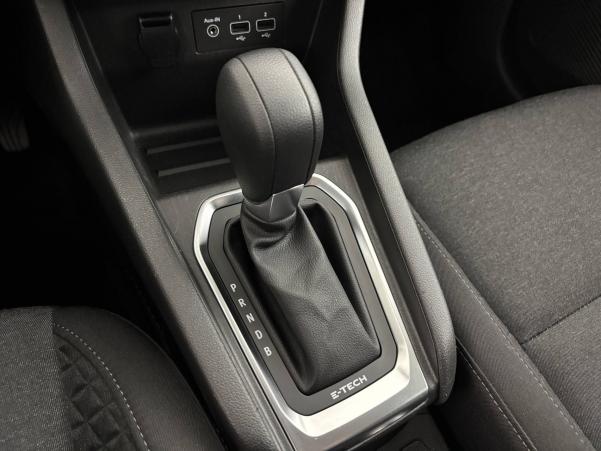 Vente en ligne Renault Clio 5 Clio E-Tech 140 - 21N au prix de 16 890 €
