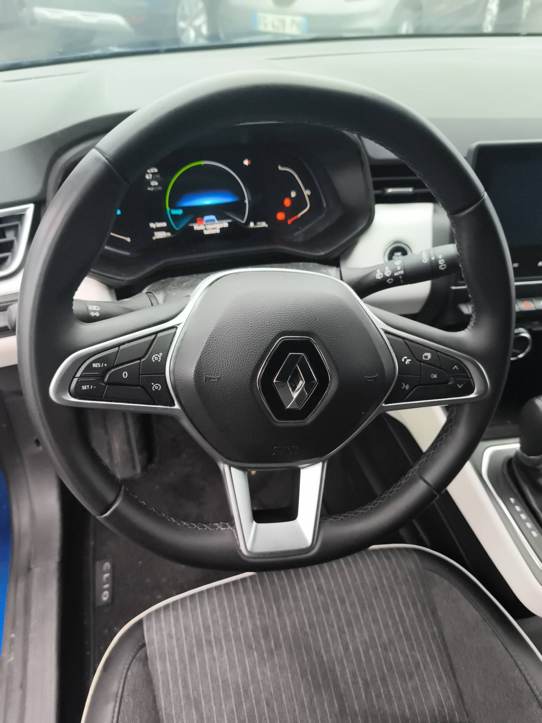 Vente en ligne Renault Clio 5 Clio E-Tech hybride 145 au prix de 15 890 €