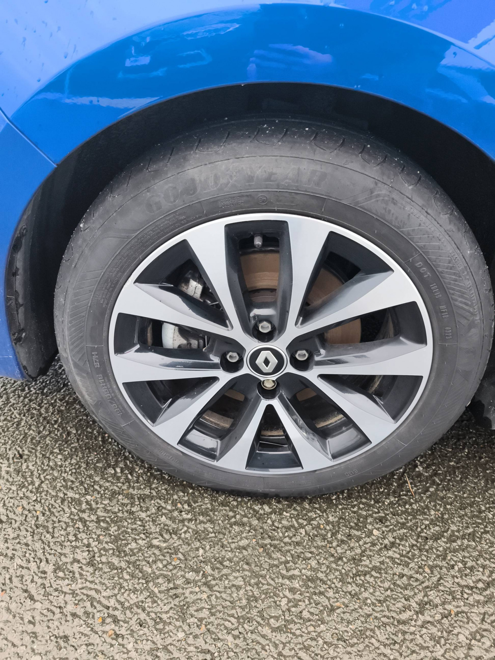 Vente en ligne Renault Clio 5 Clio E-Tech hybride 145 au prix de 15 890 €