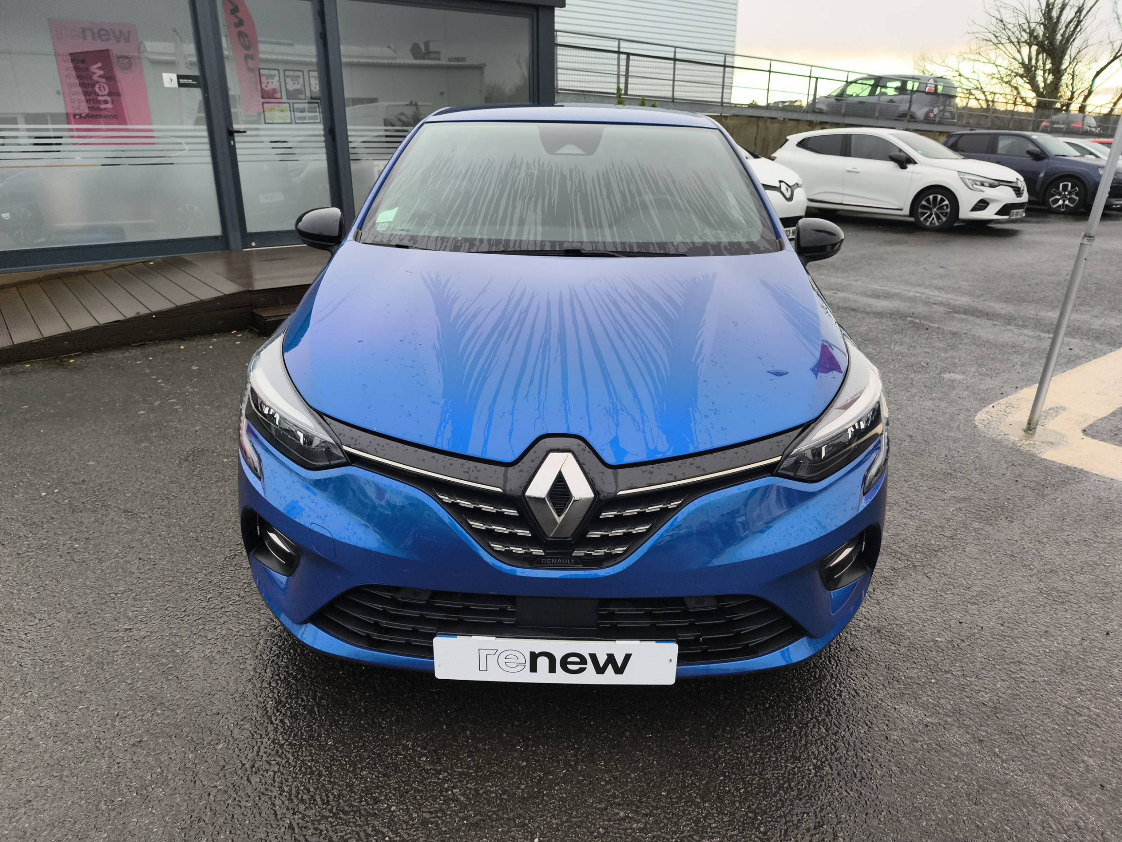 Vente en ligne Renault Clio 5 Clio E-Tech hybride 145 au prix de 15 890 €