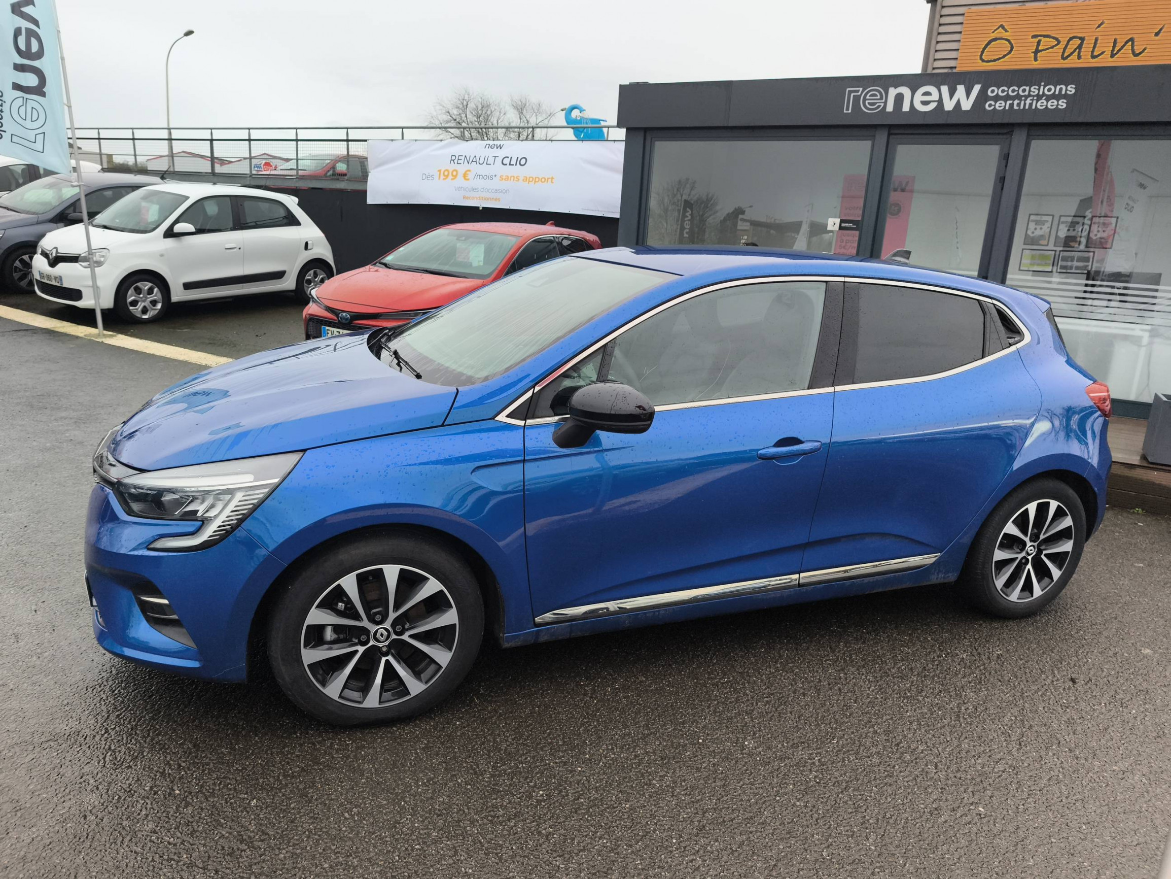 Vente en ligne Renault Clio 5 Clio E-Tech hybride 145 au prix de 15 890 €