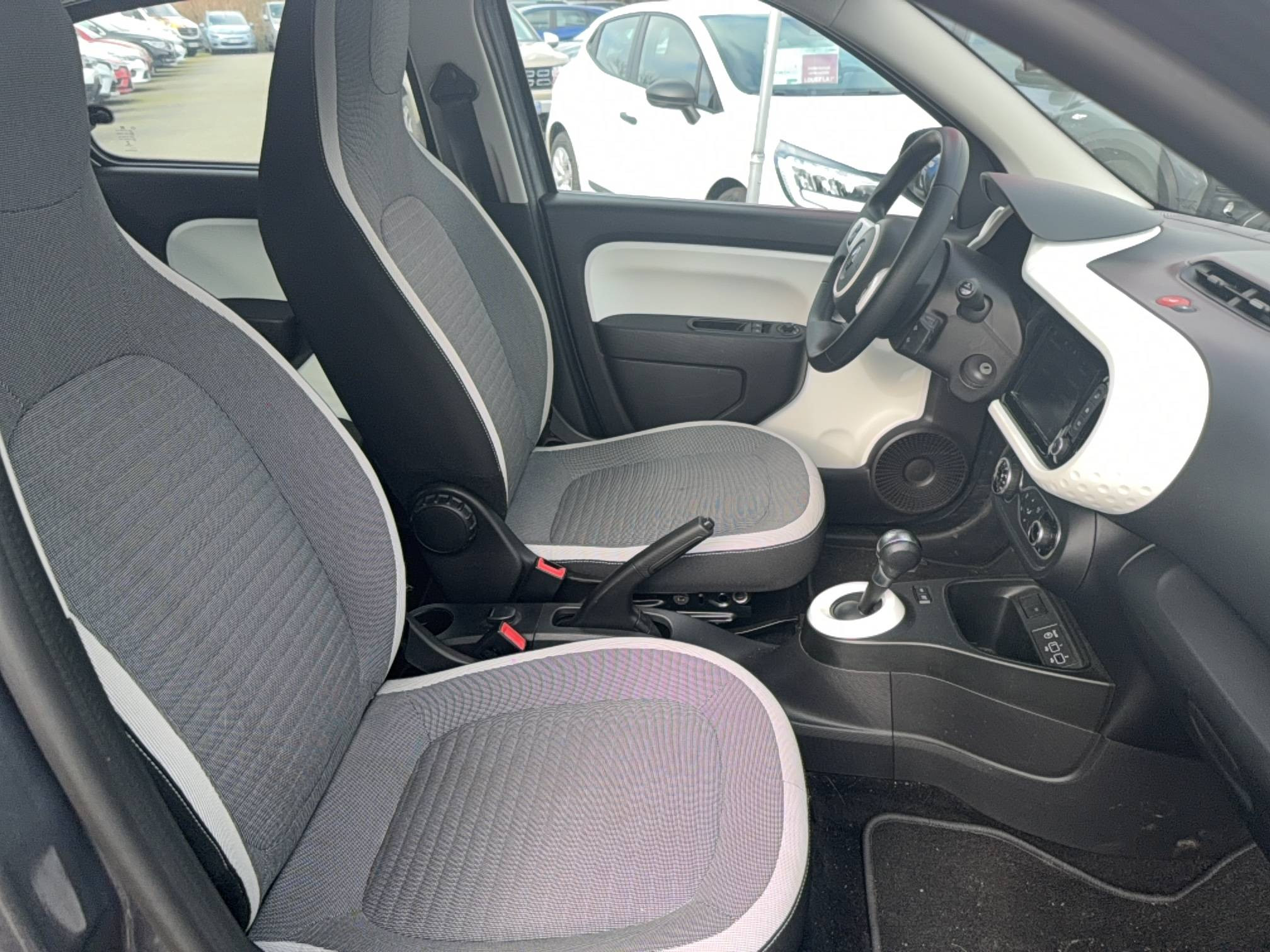 Vente en ligne Renault Twingo Electrique Twingo III E-Tech au prix de 10 990 €