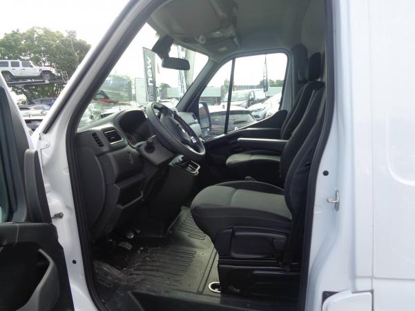 Vente en ligne Renault Master 3 Fourgon MASTER FGN TRAC F3500 L2H2 BLUE DCI 135 au prix de 38 490 €