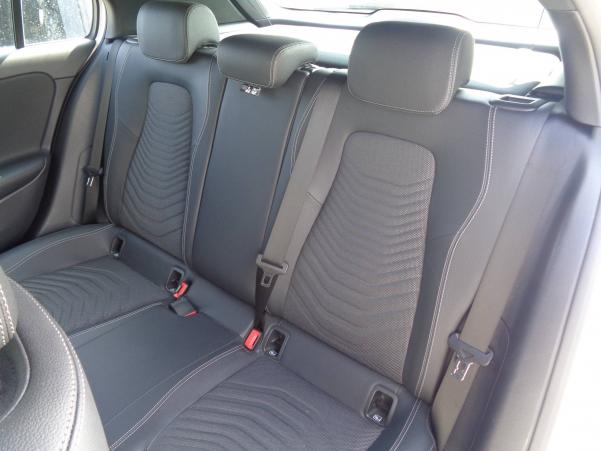 Vente en ligne Mercedes Classe A  180 7G-DCT au prix de 25 890 €