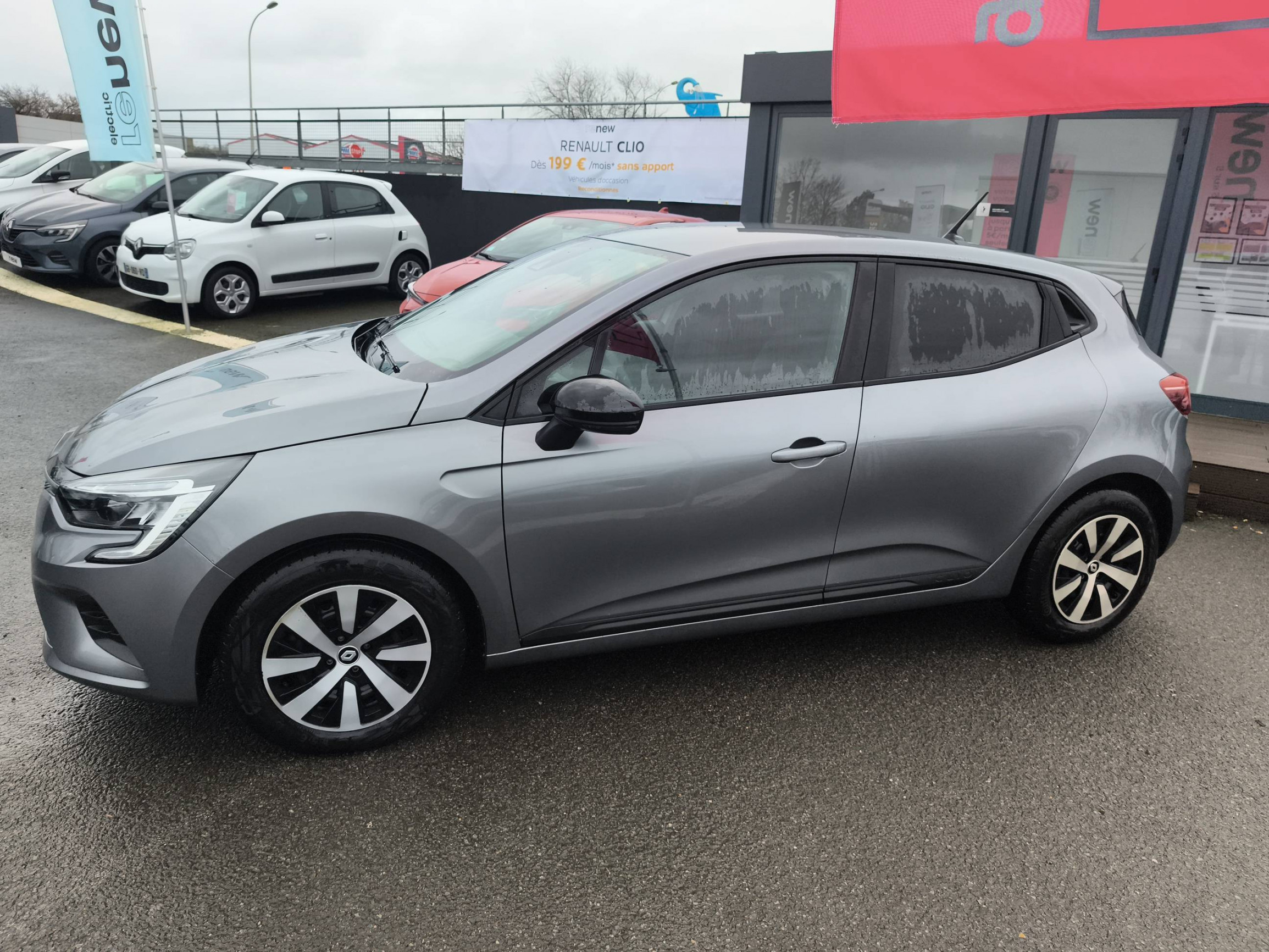 Vente en ligne Renault Clio 5 Clio TCe 90 au prix de 14 490 €