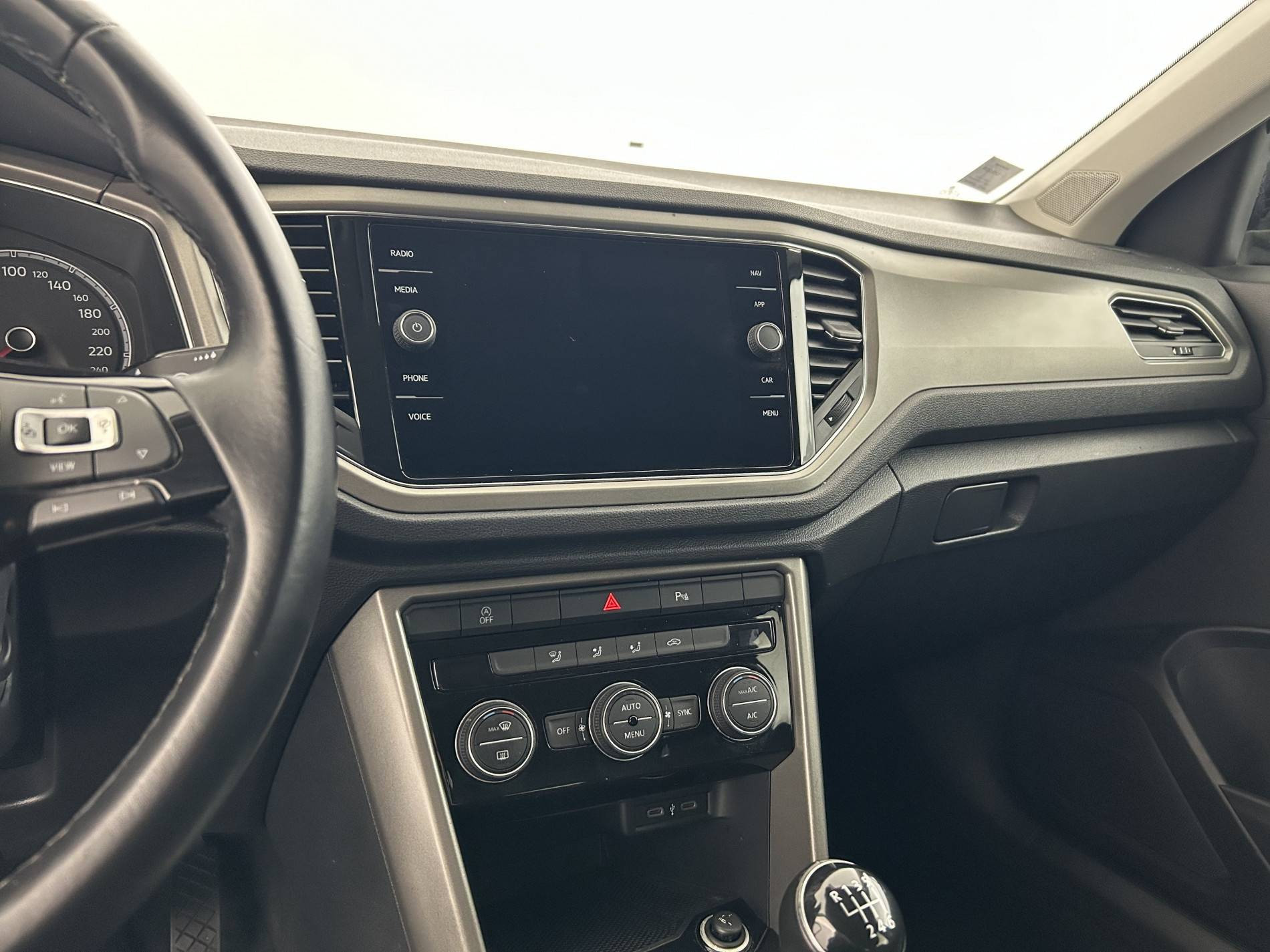 Vente en ligne Volkswagen T-Roc  1.0 TSI 110 Start/Stop BVM6 au prix de 18 190 €