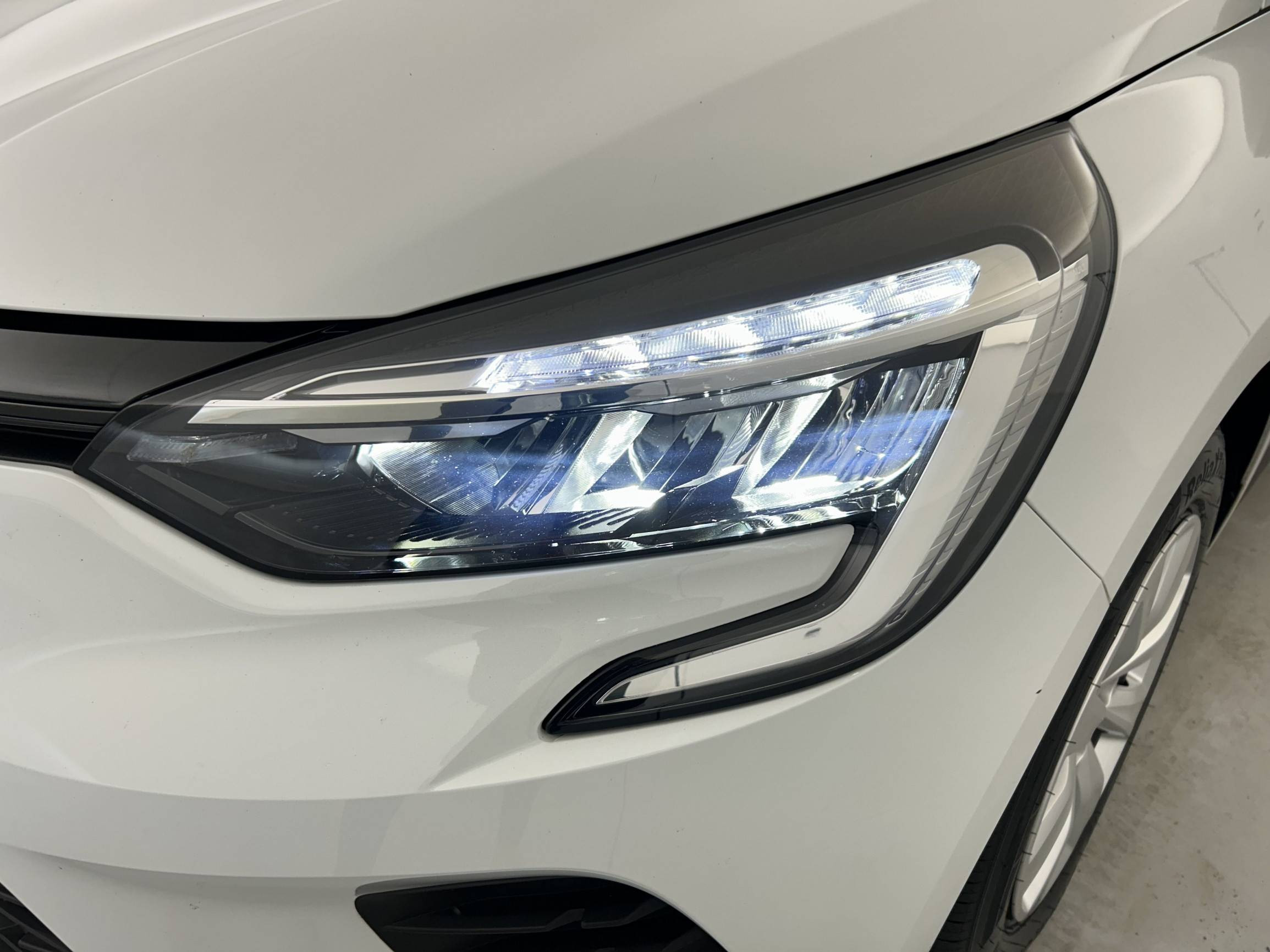 Vente en ligne Renault Clio 5 Clio SCe 65 au prix de 11 990 €