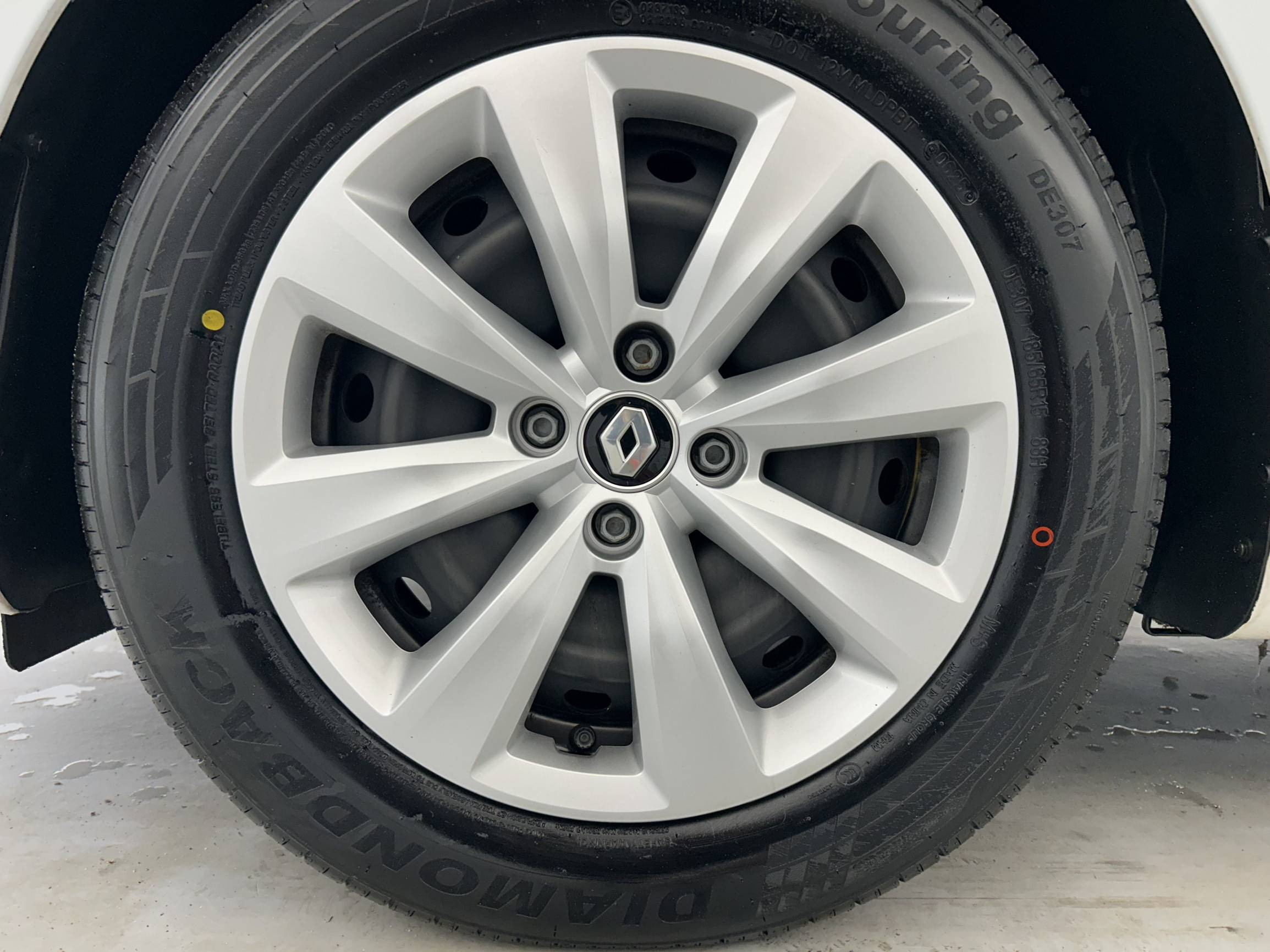 Vente en ligne Renault Clio 5 Clio SCe 65 au prix de 11 990 €