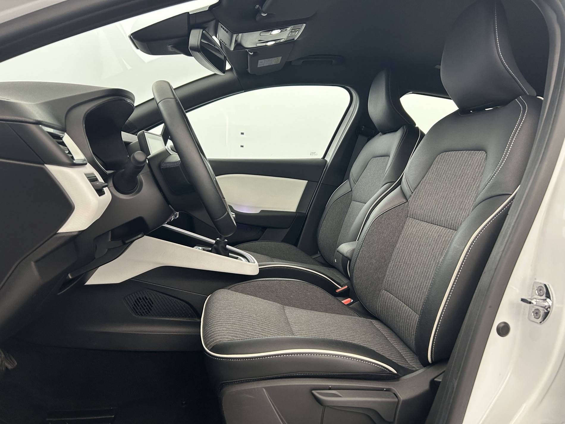 Vente en ligne Renault Clio 5 Clio TCe 90 - 21N au prix de 15 490 €