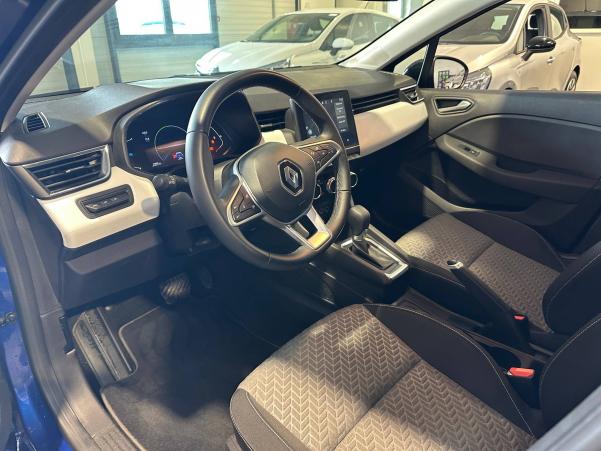 Vente en ligne Renault Clio 5 Clio E-Tech full hybrid 145 au prix de 18 900 €