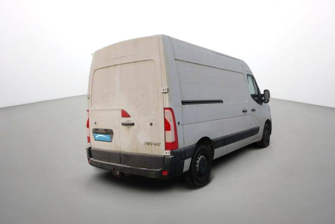 Vente en ligne Renault Master 3 Fourgon MASTER FGN TRAC F3300 L2H2 DCI 135 au prix de 24 990 €