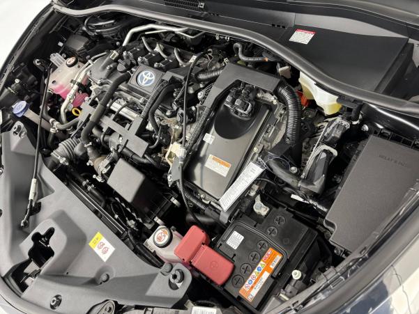 Vente en ligne Toyota C-HR C-HR Hybride 1.8L au prix de 24 500 €