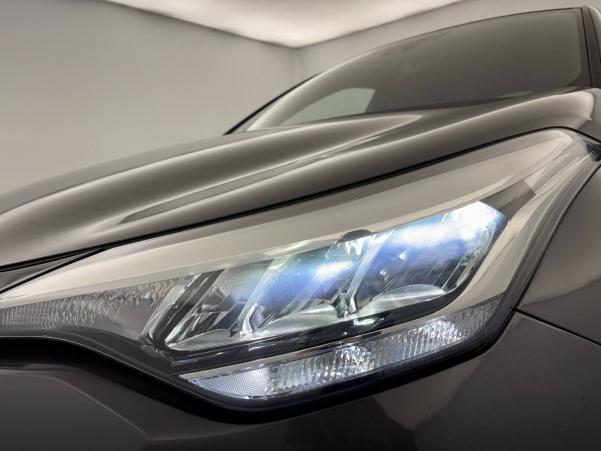 Vente en ligne Toyota C-HR C-HR Hybride 1.8L au prix de 24 500 €