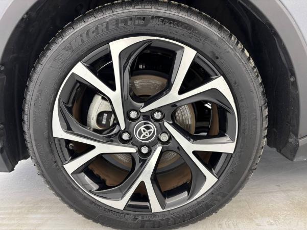 Vente en ligne Toyota C-HR C-HR Hybride 1.8L au prix de 24 500 €