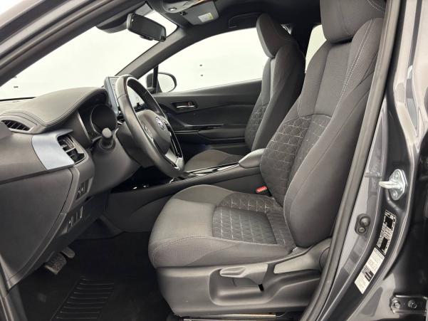 Vente en ligne Toyota C-HR C-HR Hybride 1.8L au prix de 24 500 €