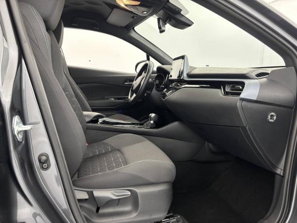 Vente en ligne Toyota C-HR C-HR Hybride 1.8L au prix de 24 500 €