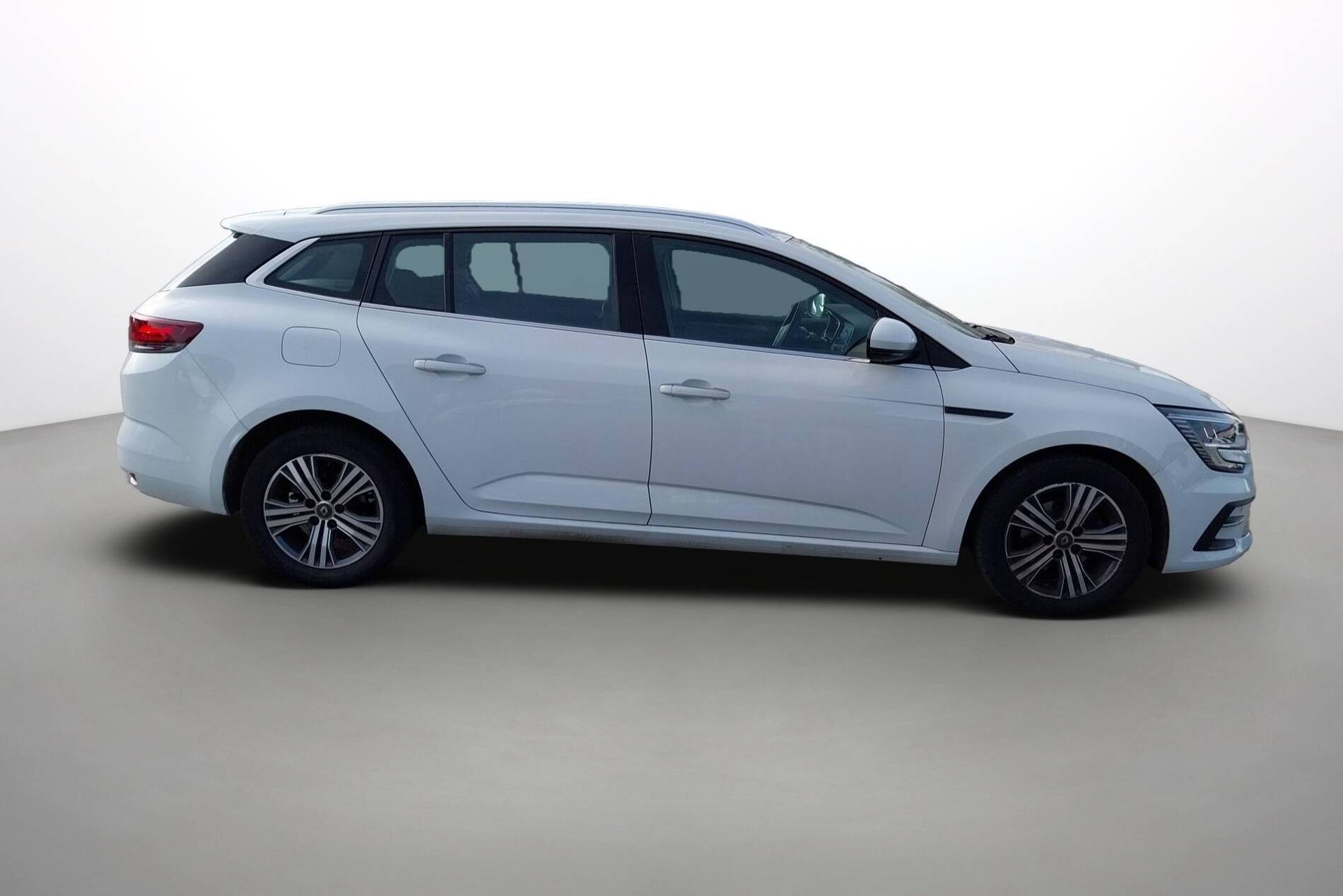 Vente en ligne Renault Megane 4 Estate  Blue dCi 115 au prix de 18 990 €
