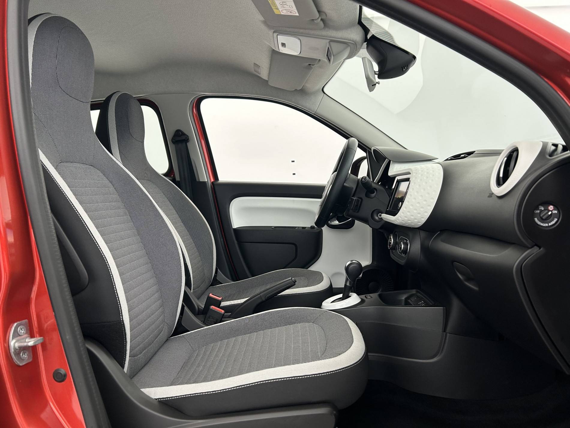 Vente en ligne Renault Twingo Electrique Twingo III E-Tech au prix de 11 990 €