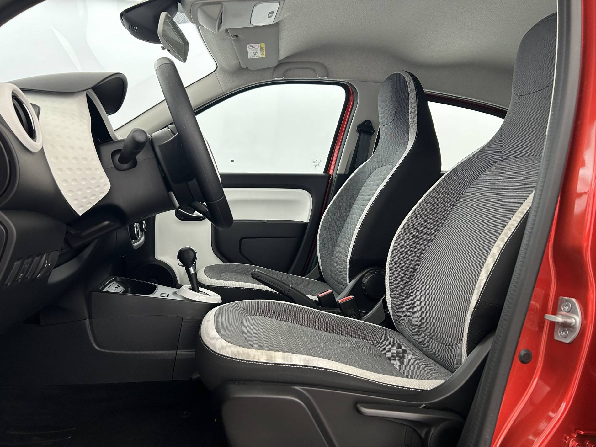 Vente en ligne Renault Twingo Electrique Twingo III E-Tech au prix de 11 990 €
