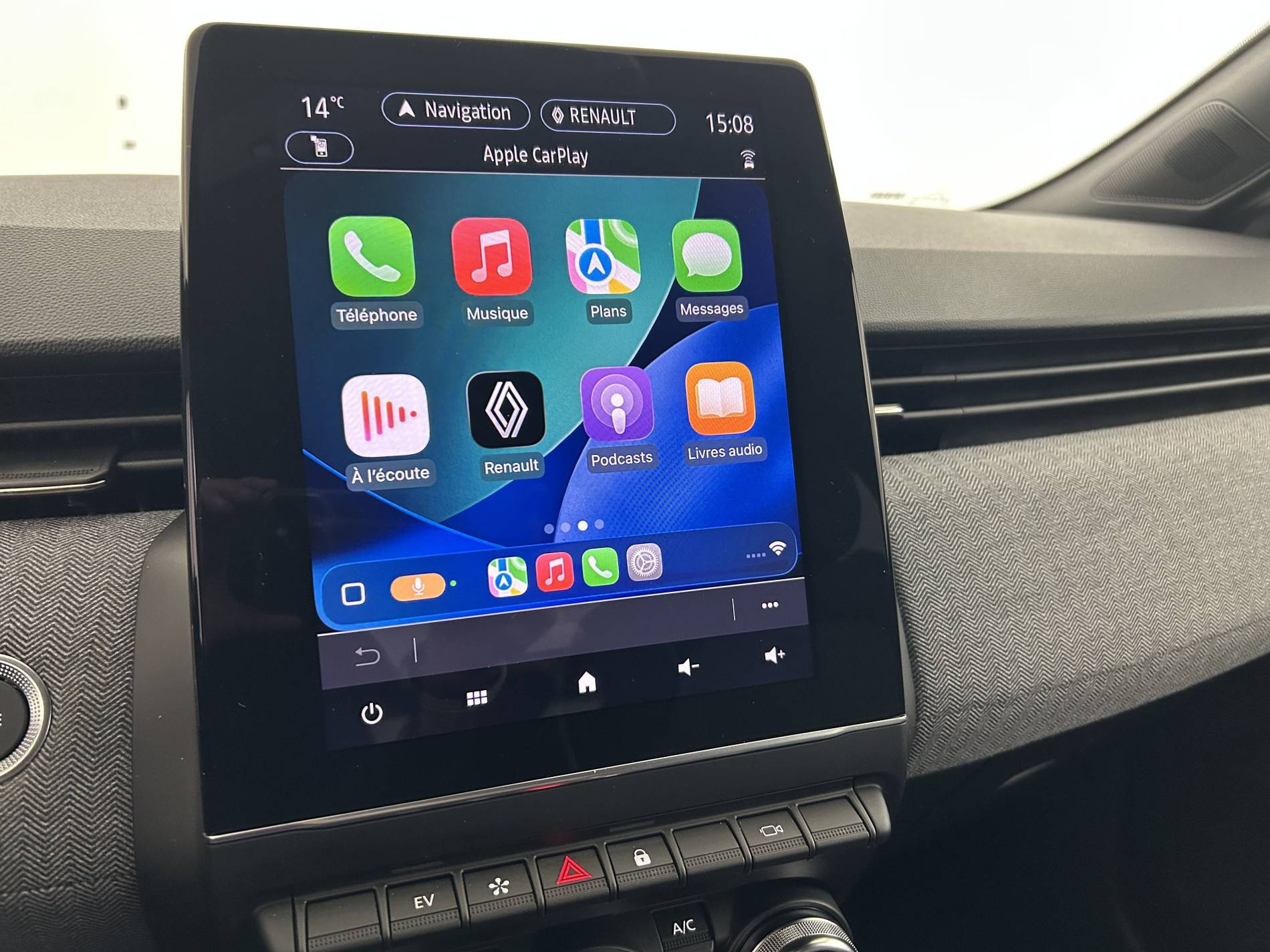 Vente en ligne Renault Clio 5 Clio E-Tech full hybrid 145 au prix de 21 990 €