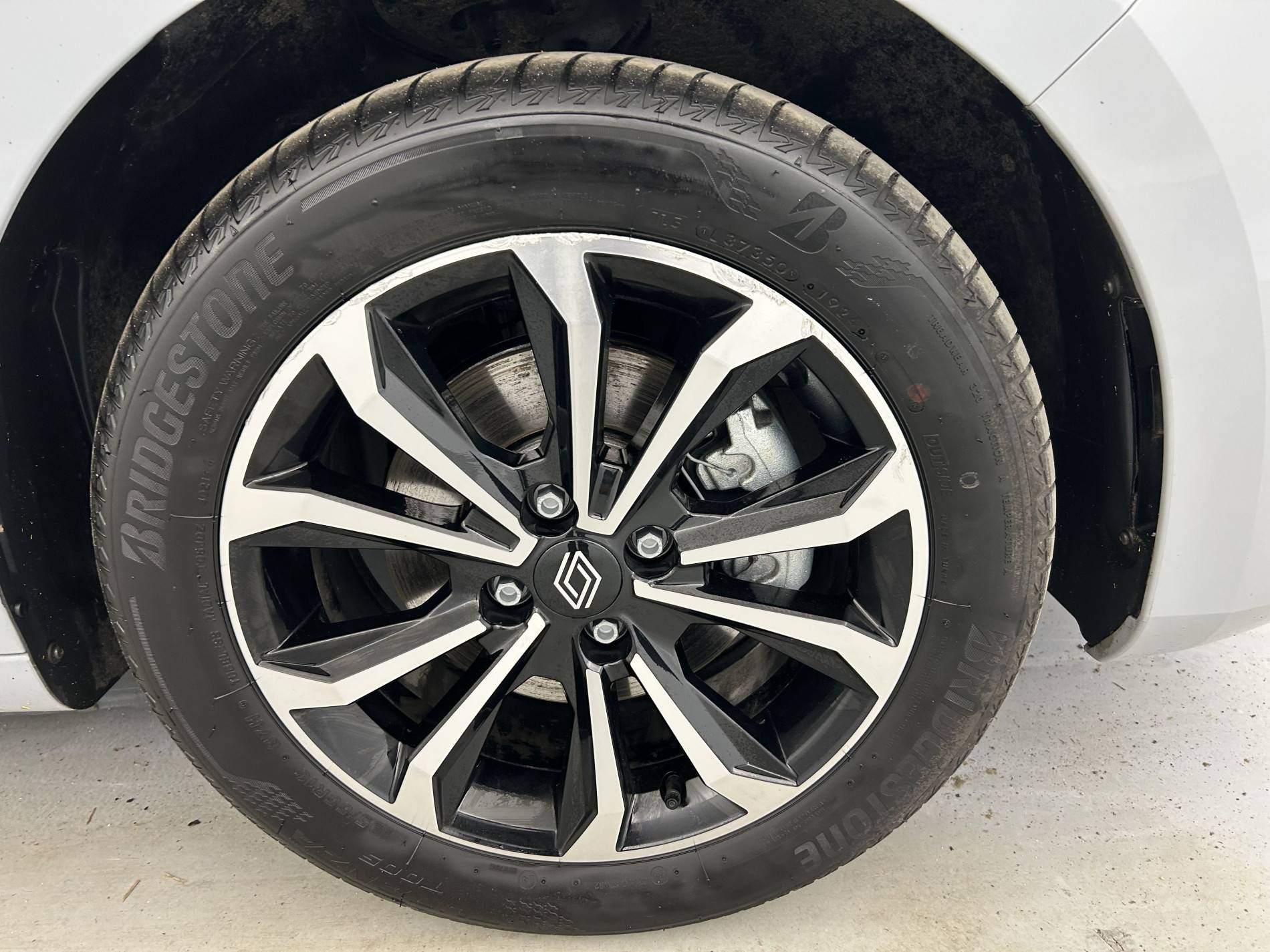 Vente en ligne Renault Clio 5 Clio E-Tech full hybrid 145 au prix de 21 990 €